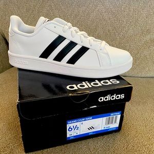 Adidas Women’s Grand Court Sneaker 6.5